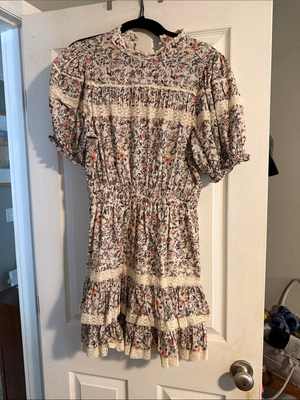 Stellah Cream Floral Lace-Trim Smocked Mini Dress